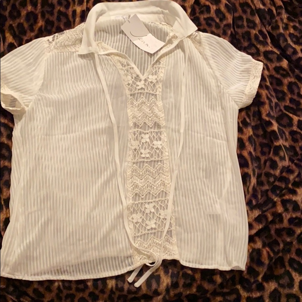 Jenn. Brand white/cream blouse